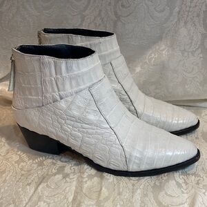 Thursday Boot Company Elegant White Croc-Embossed Ankle Boots Size 8B